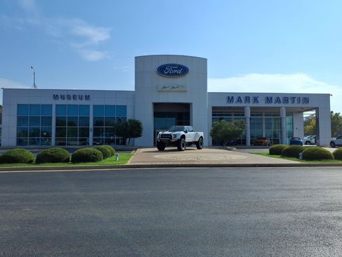 Used 2020 Ford F250 Platinum w/ FX4 Off-Road Package AWD/4WD image 22