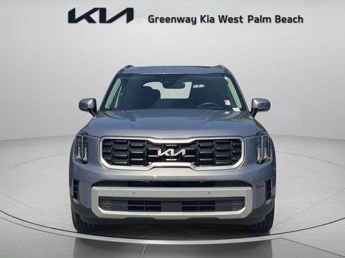 Used 2025 Kia Telluride SX w/ SX Captain's Chair Package FWD image 3