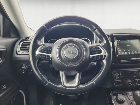 Used 2021 Jeep Compass Latitude image 12