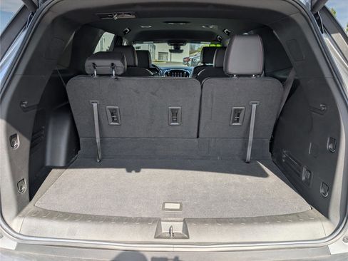 Used 2023 Chevrolet Traverse RS w/ LPO, Cargo Package image 13