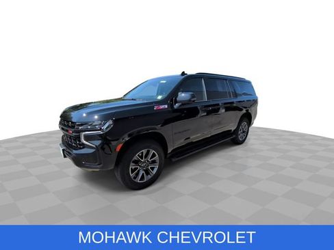 Used 2023 Chevrolet Suburban Z71 w/ Luxury Package AWD/4WD image 4
