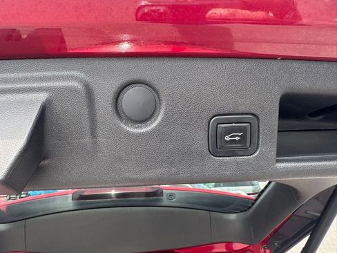 Used 2019 Chevrolet Equinox LT AWD/4WD image 13