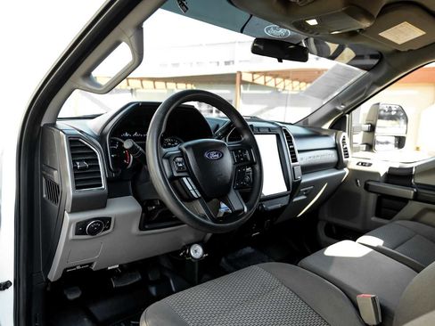 Used 2018 Ford F250 XLT image 3