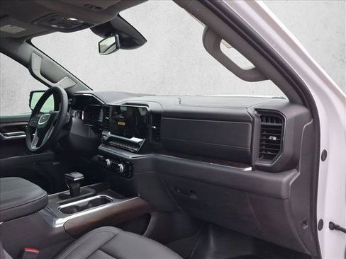 Certified 2024 GMC Sierra 1500 SLT AWD/4WD image 13