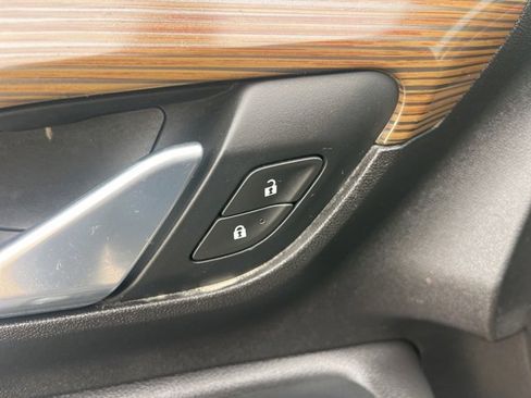 Used 2018 GMC Terrain SLE image 11