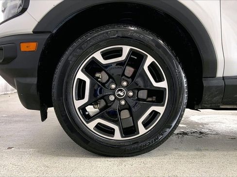 Used 2023 Ford Bronco Sport Outer Banks w/ Tech Package AWD/4WD image 8