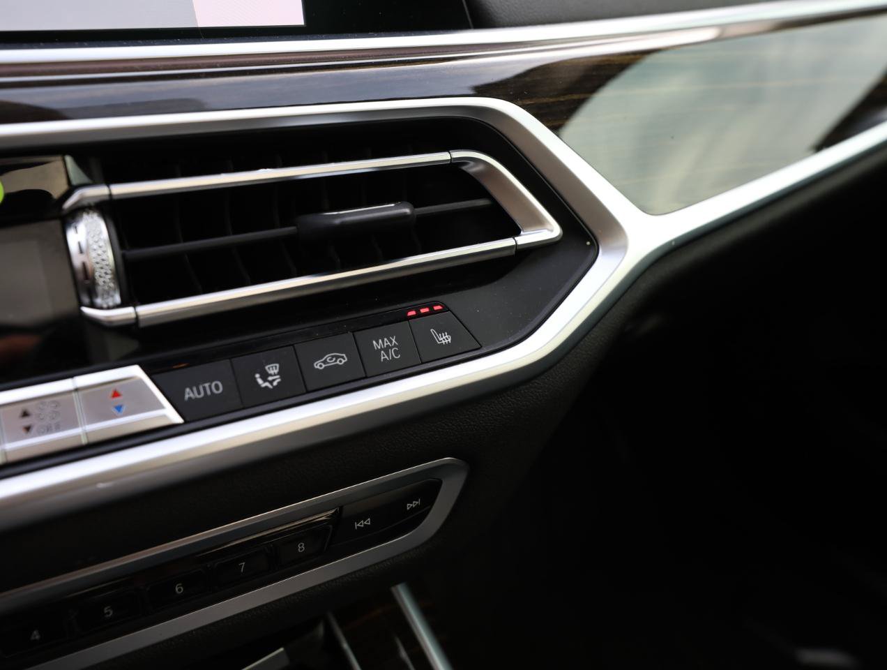 Used 2020 BMW X7 xDrive40i w/ Premium Package AWD/4WD image 26