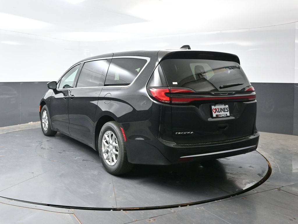 New 2027 Chrysler Pacifica Select w/ Family Tech Group FWD image 7