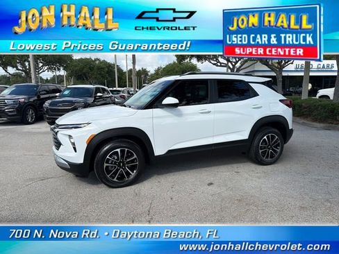 Used 2026 Chevrolet TrailBlazer LT w/ LT Cold Weather Package FWD image 3
