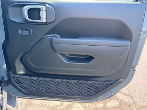 Used 2025 Jeep Wrangler Sport AWD/4WD image 23