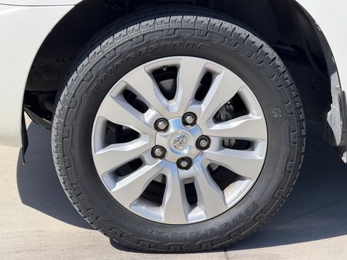 Used 2017 Toyota Sequoia Platinum AWD/4WD image 12