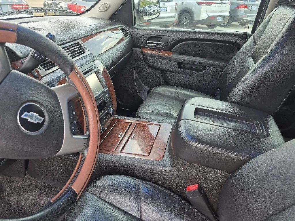 Used 2012 Chevrolet Tahoe LTZ RWD image 18