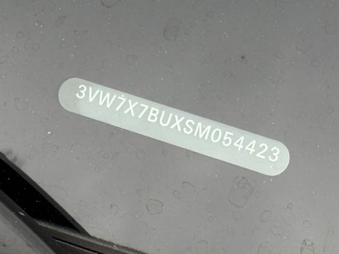 Used 2025 Volkswagen Jetta SE image 29