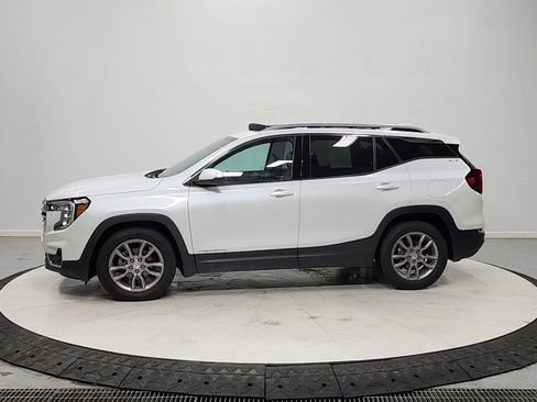 Used 2022 GMC Terrain SLT w/ Infotainment Package II FWD image 4