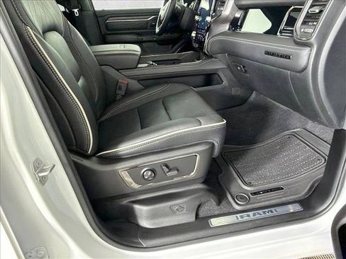Used 2025 RAM 1500 Limited AWD/4WD image 15