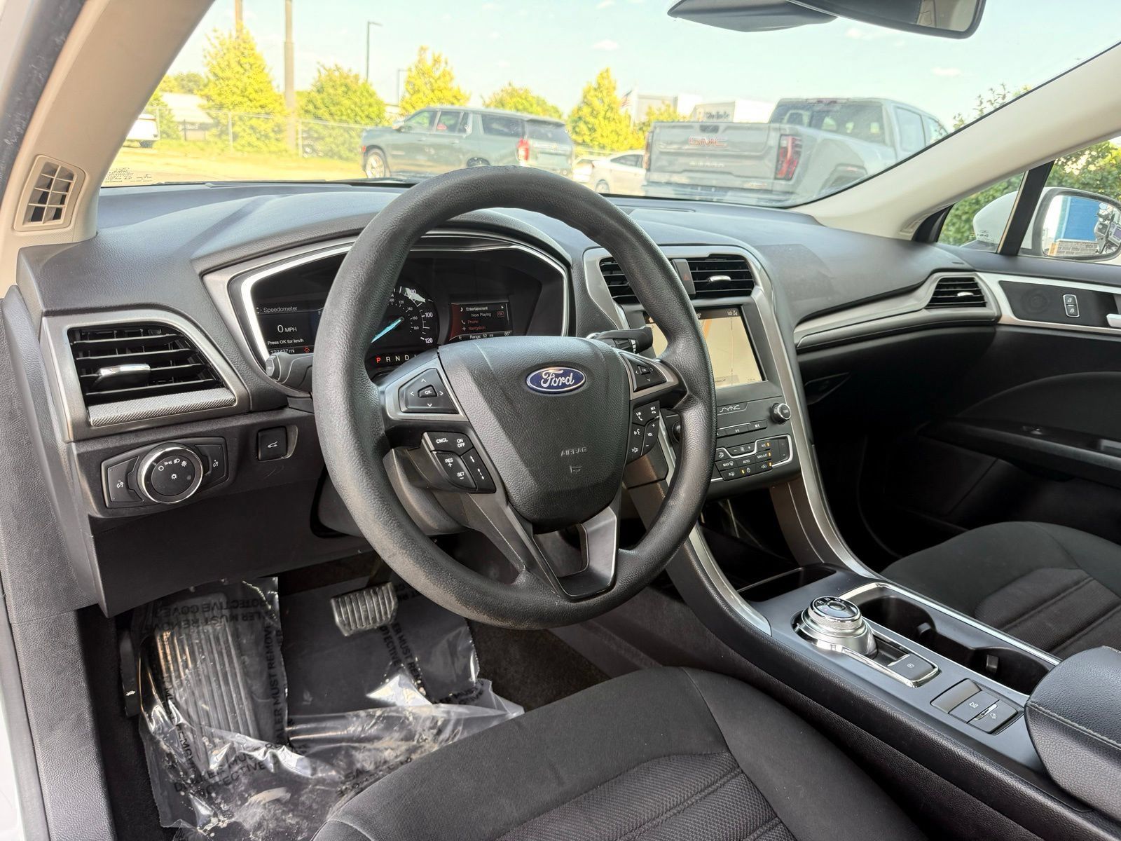 Used 2019 Ford Fusion SE FWD image 13