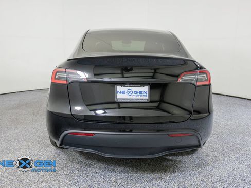 Used 2024 Tesla Model Y Performance AWD/4WD image 6