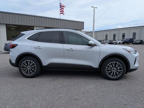 New 2026 Ford Escape SE image 5