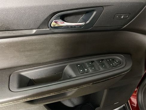 Used 2017 GMC Acadia Limited SLT image 13