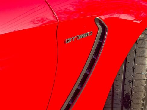 Used 2016 Ford Mustang Shelby GT350 w/ Technology Package image 9