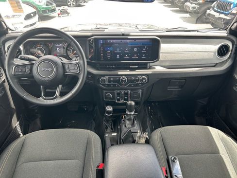 Used 2024 Jeep Wrangler Unlimited Sport AWD/4WD image 31