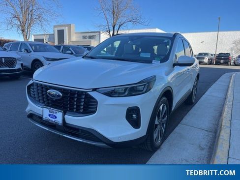 Certified 2024 Ford Escape Platinum w/ Premium Technology Package image 3