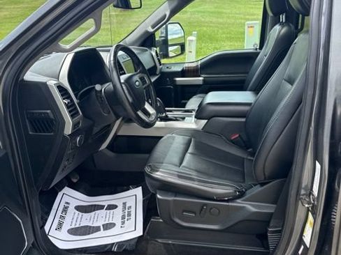 Used 2019 Ford F150 Lariat w/ Equipment Group 502A Luxury AWD/4WD image 17