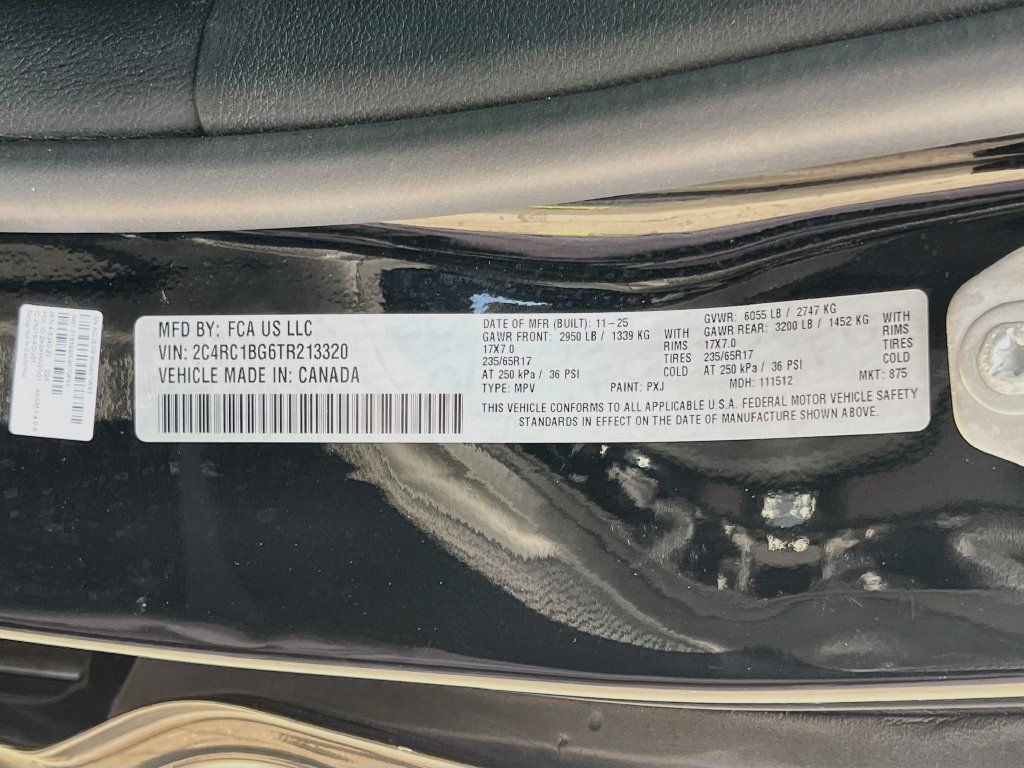 Used 2026 Chrysler Pacifica Select FWD image 32