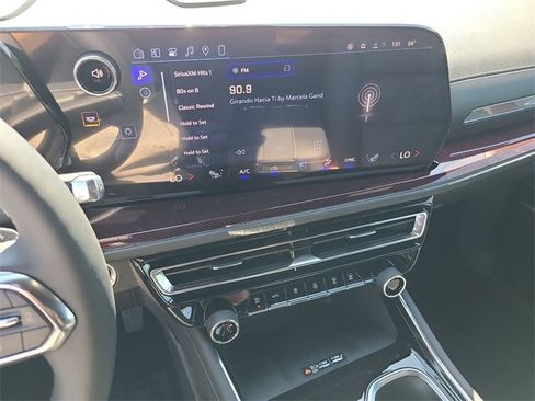 New 2026 Chevrolet Traverse Z71 w/ Enhanced Driving Package image 32