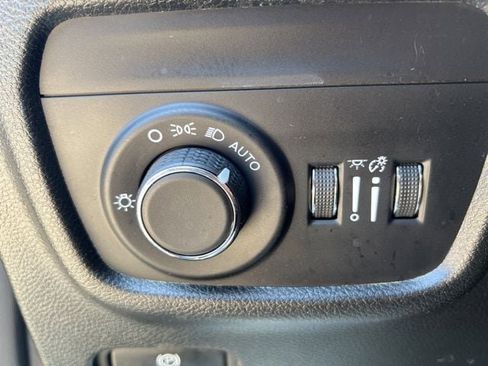 Certified 2025 Jeep Grand Cherokee Altitude AWD/4WD image 21