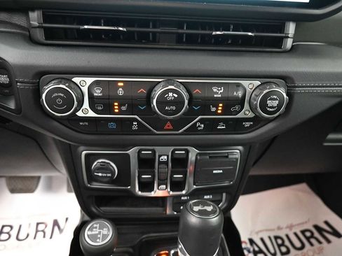 Used 2024 Jeep Wrangler High Altitude AWD/4WD image 9
