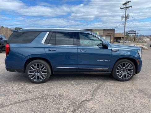 Used 2025 GMC Yukon Denali Ultimate w/ LPO, Floor Liner Package image 5