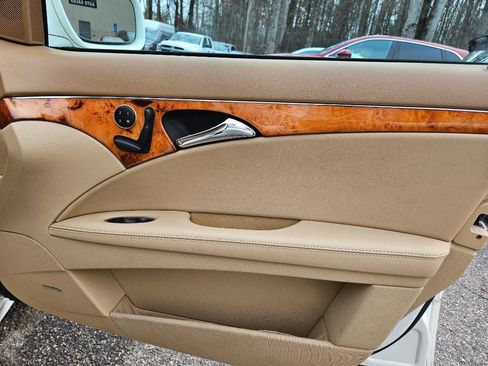 Used 2008 Mercedes-Benz E 350 Sedan image 37