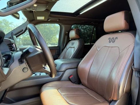 Used 2024 Ford Expedition King Ranch RWD image 7