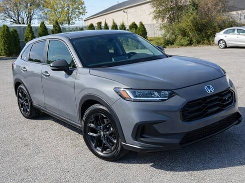 Used 2025 Honda HR-V Sport image 1
