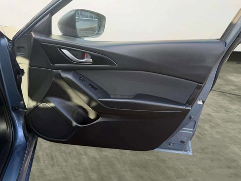 Used 2014 MAZDA MAZDA3 i Sport image 23