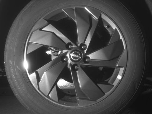 Used 2025 Nissan Rogue SV FWD image 15
