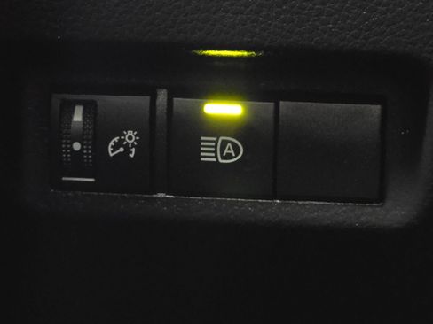 Used 2025 Toyota RAV4 LE image 36