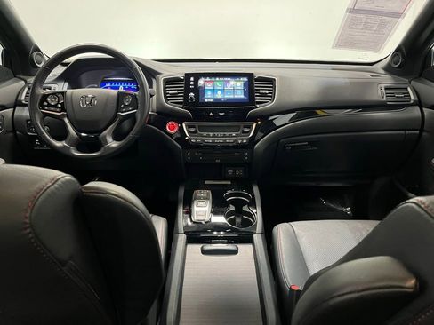 Used 2022 Honda Pilot Black Edition image 17