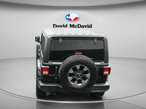 Used 2018 Jeep Wrangler Unlimited Sahara AWD/4WD image 37