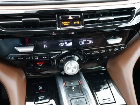 Certified 2024 Acura MDX SH-AWD w/ Technology Package image 23