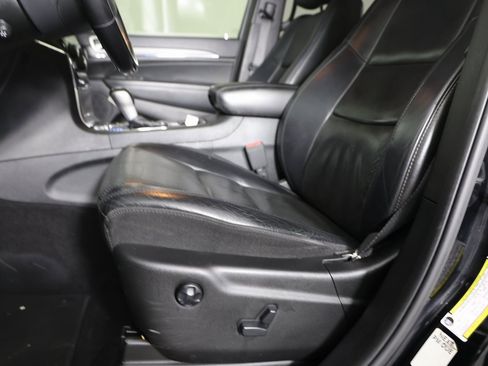 Used 2020 Jeep Grand Cherokee Limited w/ Luxury Group II image 12