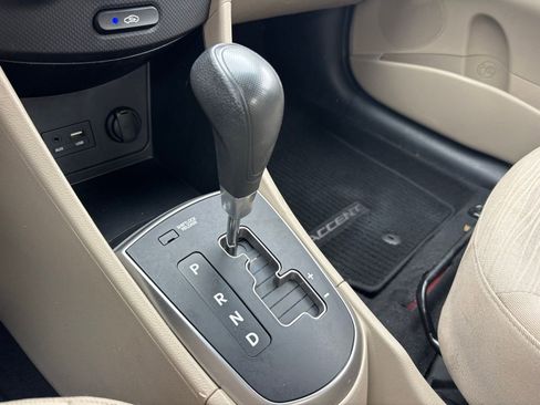 Used 2016 Hyundai Accent SE w/ Option Group 02 FWD image 25