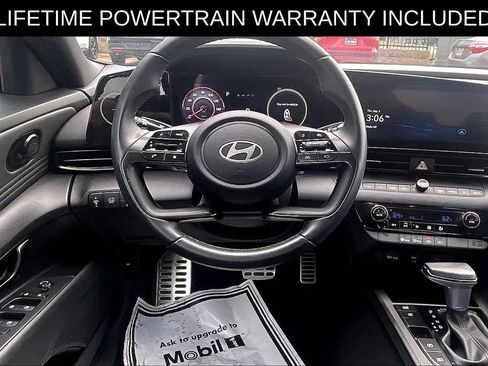 Used 2025 Hyundai Elantra SEL FWD image 6
