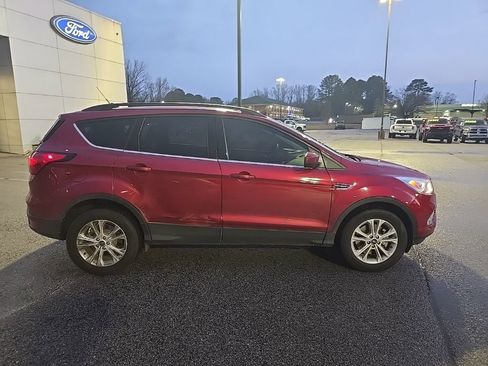 Used 2019 Ford Escape SEL image 6