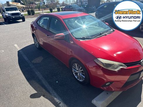 Used 2014 Toyota Corolla LE image 9