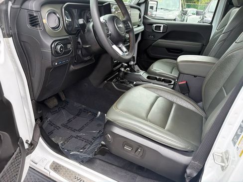 Used 2024 Jeep Wrangler High Altitude AWD/4WD image 13