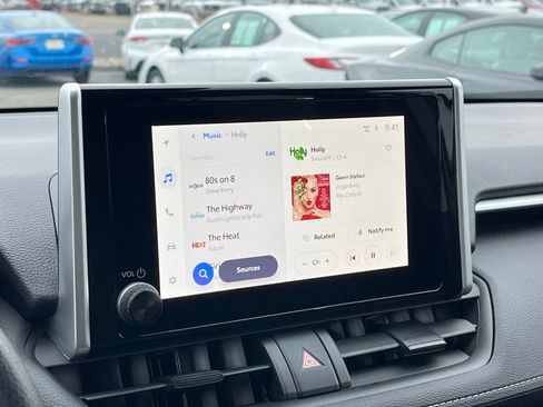 Used 2025 Toyota RAV4 XLE image 21