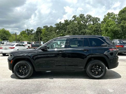 New 2026 Jeep Grand Cherokee Altitude RWD image 12