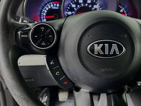 Used 2015 Kia Soul FWD image 18